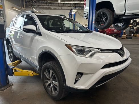Used 2017 Toyota RAV4 XLE FWD image 3