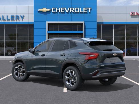 New 2026 Chevrolet Trax LT w/ LT Convenience Package FWD image 3