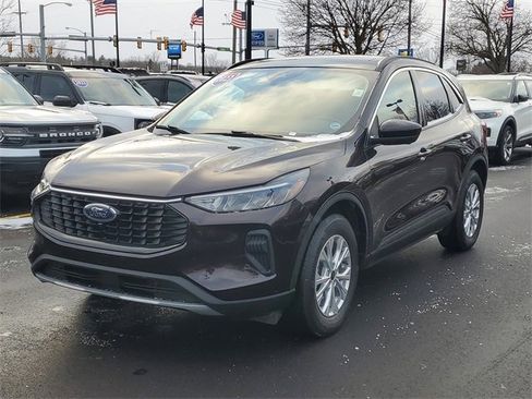 Certified 2023 Ford Escape Active w/ Tech Pack #2 image 2