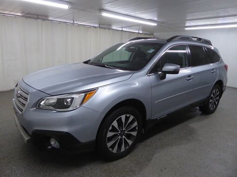 Used 2017 Subaru Outback 2.5i Limited image 3