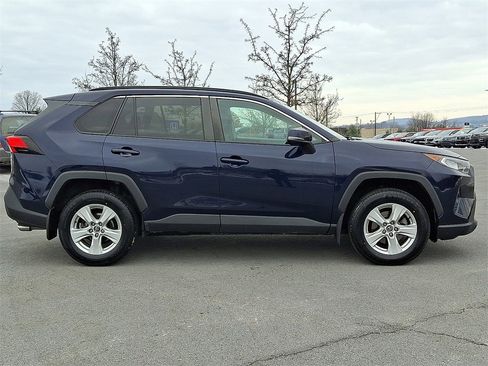 Used 2020 Toyota RAV4 XLE image 10