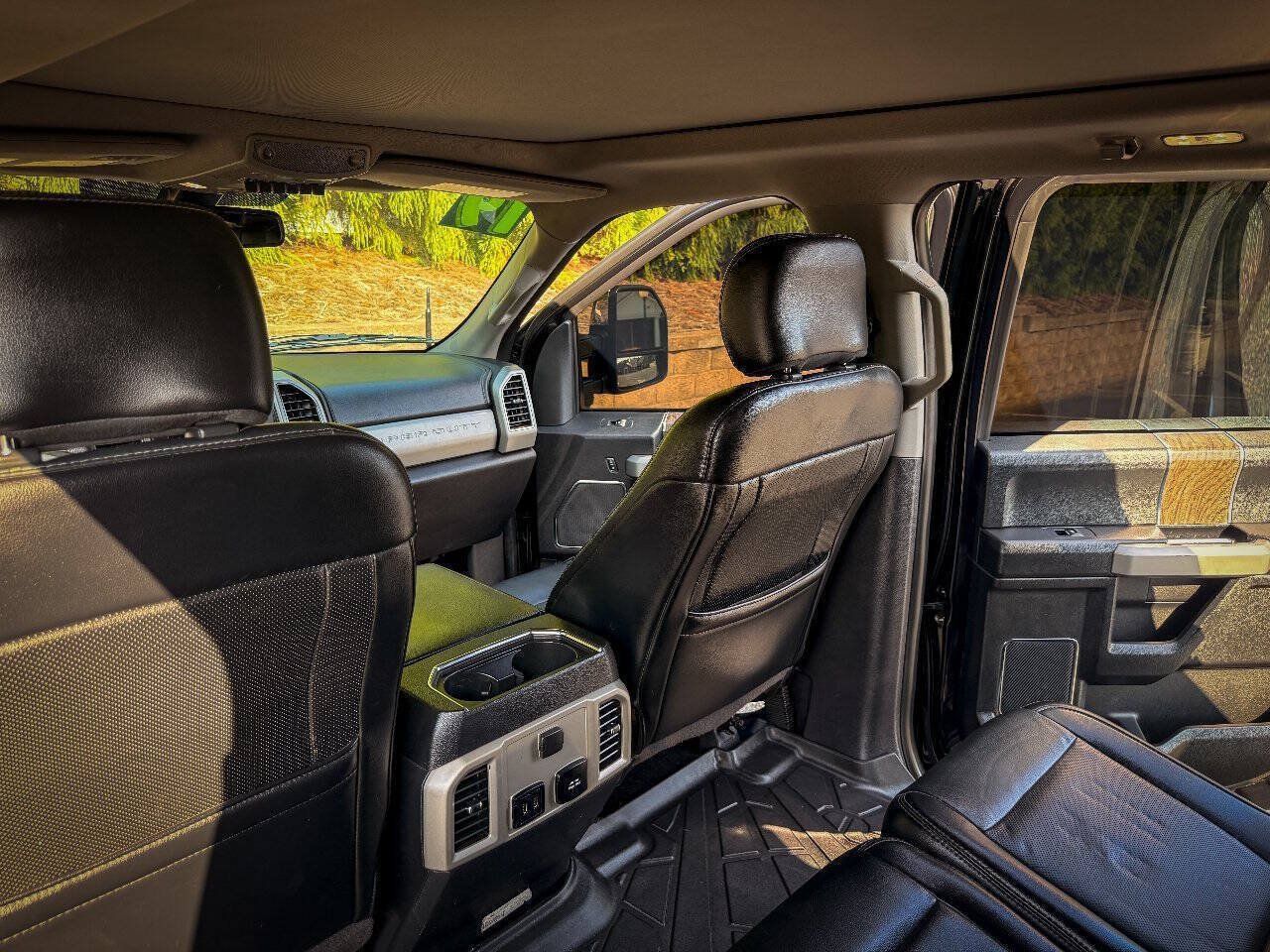 Used 2019 Ford F250 Lariat w/ Lariat Ultimate Package AWD/4WD image 10