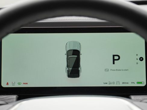 Used 2025 Rivian R1S Adventure AWD/4WD image 17