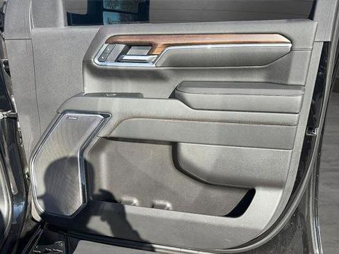 Used 2025 Chevrolet Silverado 2500 High Country w/ High Country Premium Package image 17