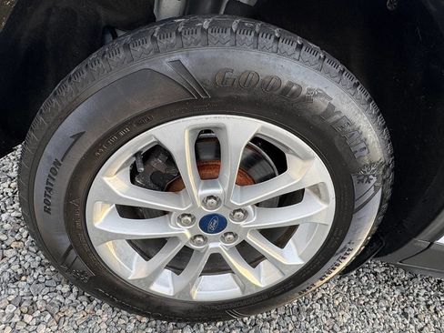 Used 2020 Ford Escape SE image 29