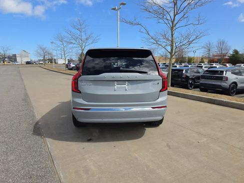 Used 2025 Volvo XC90 B6 Plus image 5
