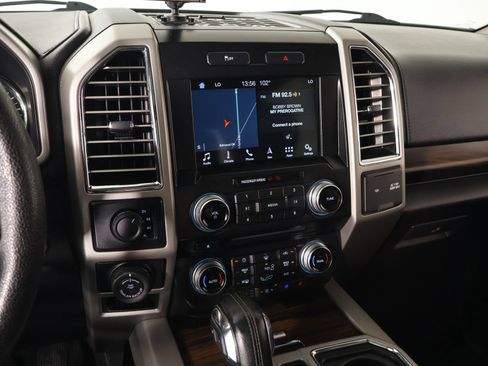 Used 2016 Ford F150 Lariat w/ Equipment Group 502A Luxury AWD/4WD image 5