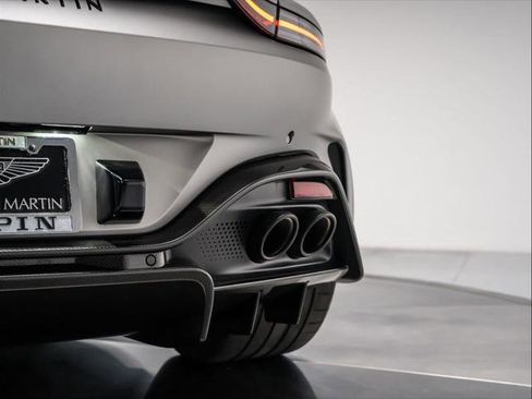 Used 2025 Aston Martin V8 Vantage Coupe image 35