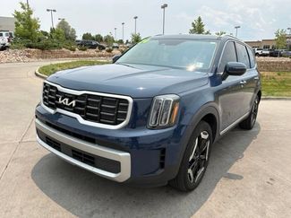 Used 2024 Kia Telluride S w/ S Sunroof Package FWD video 3