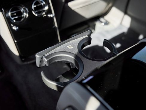 Used 2025 Rolls-Royce Phantom Sedan image 60