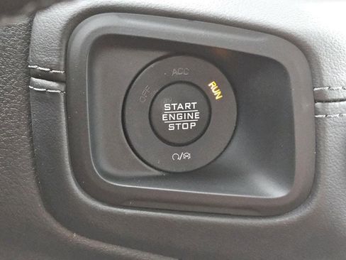 New 2025 Jeep Gladiator Rubicon image 9