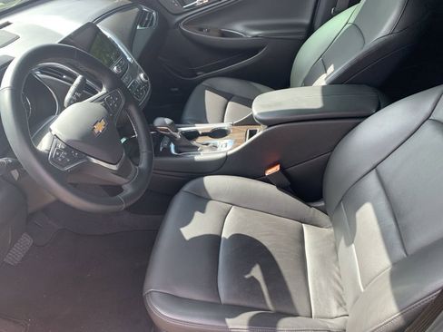 Used 2024 Chevrolet Malibu LT image 3