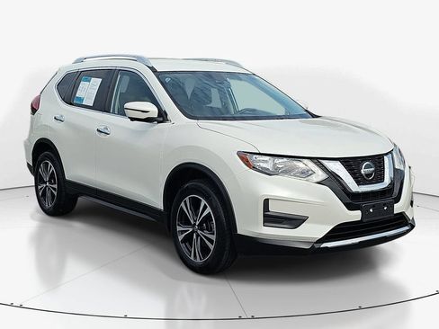 Used 2020 Nissan Rogue SV w/ Premium Package AWD/4WD image 3