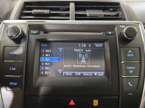 Used 2015 Toyota Camry SE FWD image 23