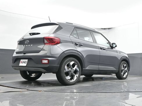 Used 2025 Hyundai Venue SEL FWD image 42
