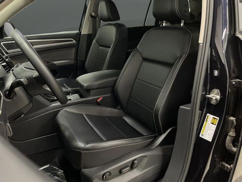 Used 2022 Volkswagen Atlas SE w/ Black Wheel Package image 4