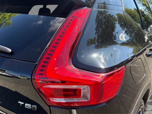 Used 2021 Volvo XC40 T5 R-Design AWD/4WD image 28