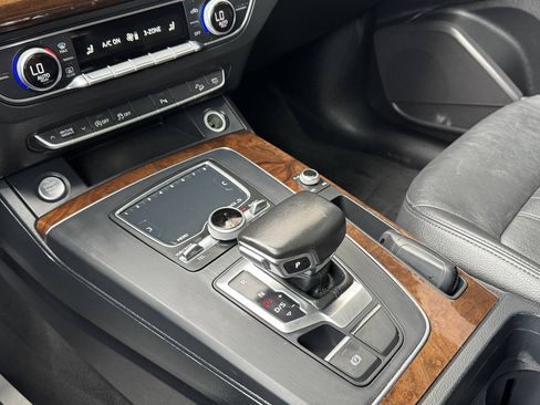 Used 2018 Audi Q5 2.0T Premium Plus w/ Premium Plus Package AWD/4WD image 21