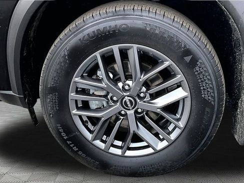 Used 2023 Nissan Rogue S image 22