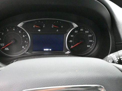 Used 2024 GMC Terrain SLE image 9