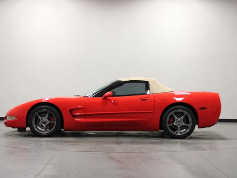 Used 1998 Chevrolet Corvette Convertible w/ Memory Pkg image 7
