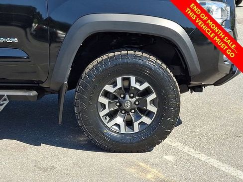 Certified 2023 Toyota Tacoma TRD Off-Road AWD/4WD image 10