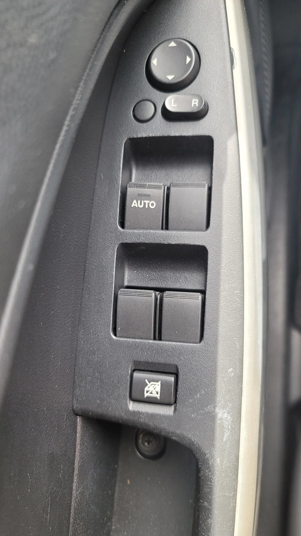 Used 2014 MAZDA MAZDA2 Sport FWD image 26