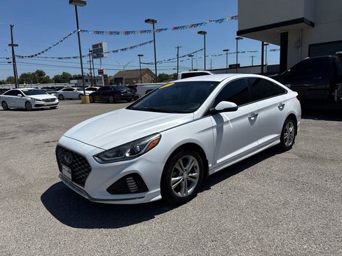 Used 2019 Hyundai Sonata SEL w/ Tech Package 02 FWD image 2
