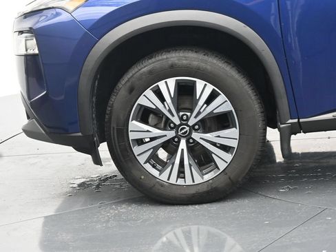 Used 2023 Nissan Rogue SV AWD/4WD image 12
