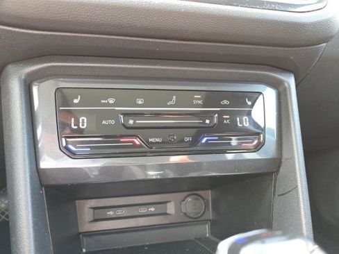 Certified 2022 Volkswagen Tiguan SE w/ Panoramic Sunroof Package image 16