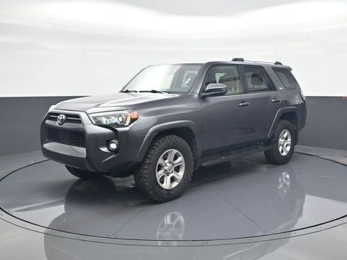 Used 2022 Toyota 4Runner SR5 image 3