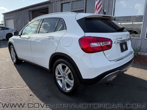 Used 2018 Mercedes-Benz GLA 250 4MATIC image 7