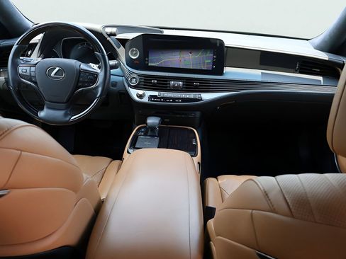 Used 2022 Lexus LS 500 AWD w/ Luxury Package image 14