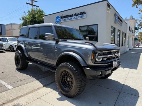 Used 2024 Ford Bronco Outer Banks AWD/4WD image 2