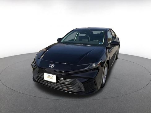 Used 2025 Toyota Camry LE image 7
