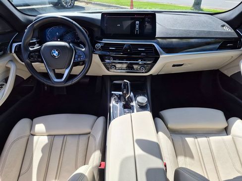 Used 2023 BMW 530i w/ Premium Package RWD image 21