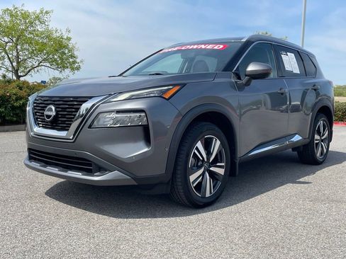 Used 2023 Nissan Rogue SL w/ SL Premium Package FWD image 3