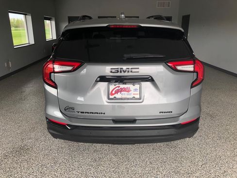 Used 2023 GMC Terrain SLT w/ Infotainment Package II AWD/4WD image 3