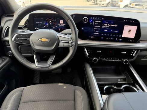 Used 2025 Chevrolet Tahoe LS RWD image 18