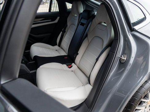Certified 2025 Porsche Panamera 4 AWD/4WD image 35