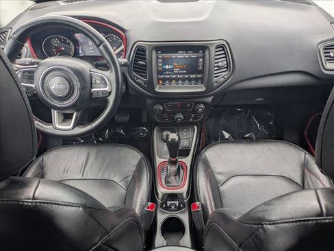 Used 2017 Jeep Compass Trailhawk w/ Leather Interior Group AWD/4WD image 16