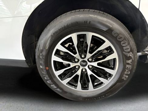 Used 2025 Ford Expedition Max Platinum AWD/4WD image 39