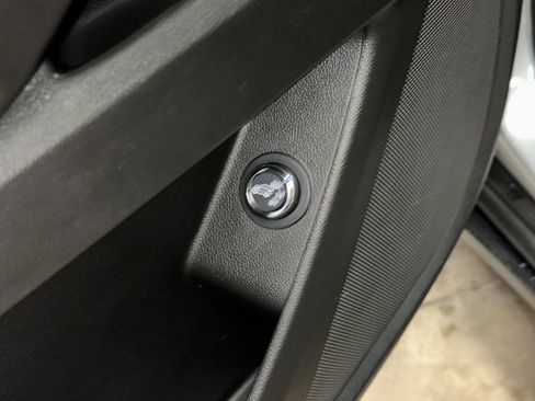 Certified 2023 Chevrolet Traverse LT image 6