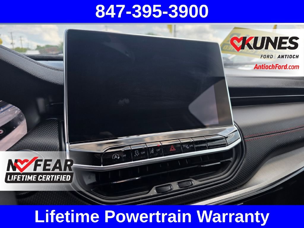 Used 2025 Jeep Compass Trailhawk AWD/4WD image 41