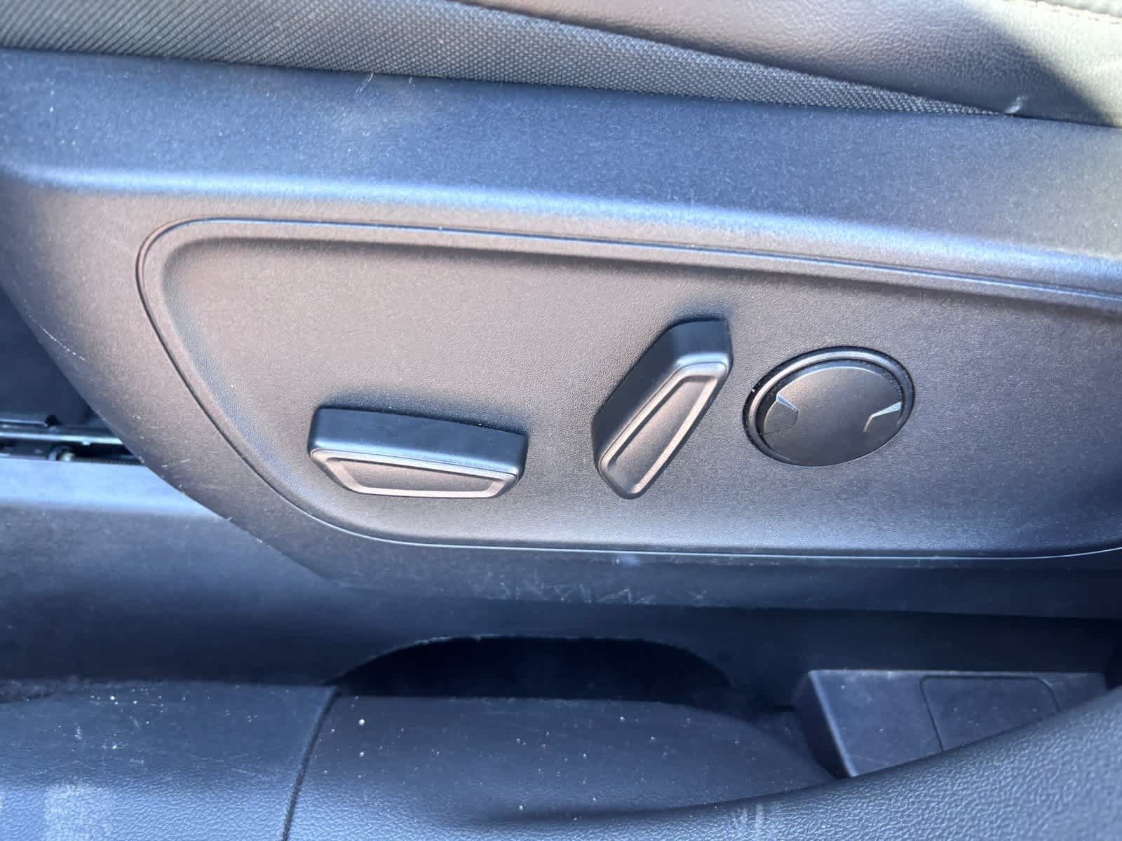 Used 2025 Ford Escape ST-Line Select AWD/4WD image 15