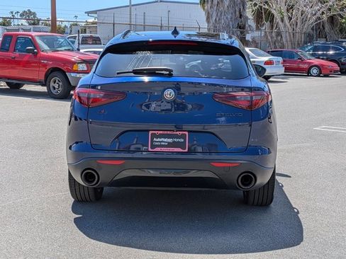 Used 2020 Alfa Romeo Stelvio Sprint w/ Nero Edizione image 7