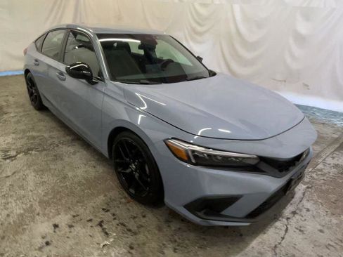 Used 2024 Honda Civic Sport image 2