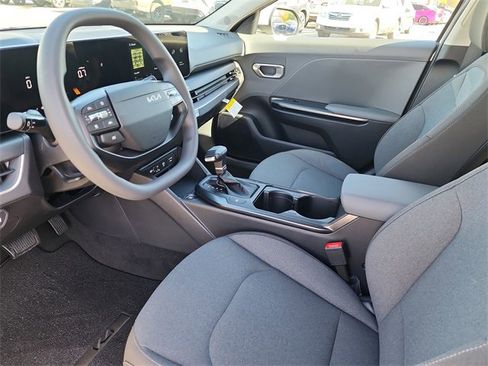New 2025 Kia K4 LXS image 11