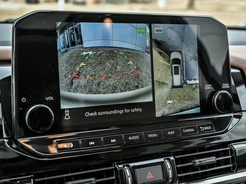 Used 2024 Nissan Pathfinder Platinum w/ Cargo Package image 22