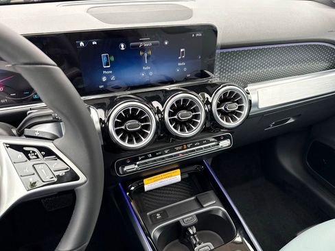 New 2026 Mercedes-Benz GLB 250 image 21